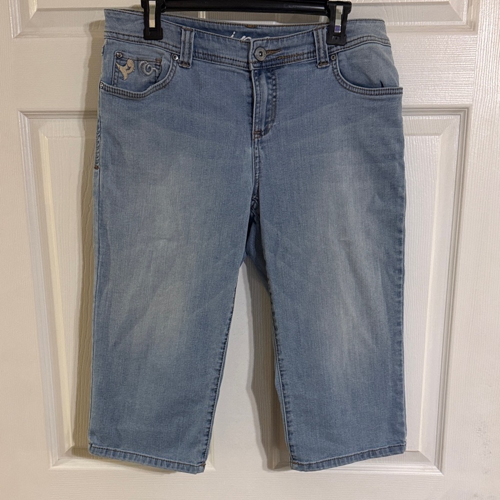 INC International Concepts Light Wash Denim Cropped Jeans